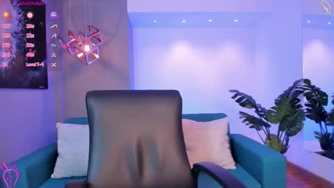 Miia 3 online show from 11-24-25, 11:43