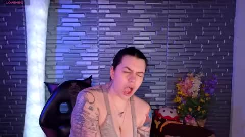 Snapshot of miia_zarate chatting on 01-05-26, 09:29 Ma - online show from 01-05-26, 09:29