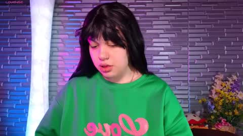 Snapshot of miia_zarate chatting on 02-02-26, 09:35 Ma - online show from 02-02-26, 09:35