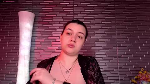 Snapshot of miia_zarate chatting on 03-02-26, 09:32 Ma - online show from 03-02-26, 09:32