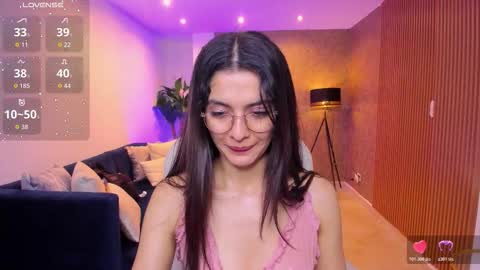 Mia online show from 11-01-25, 11:12