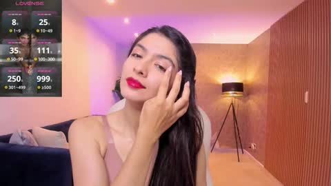 Mia online show from 11-12-25, 11:10