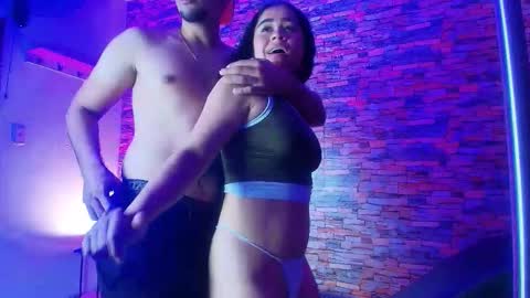 Dulce   online show from 10-21-25, 01:45