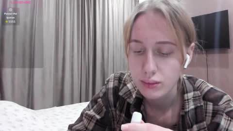 Mika online show from 12-01-25, 11:32