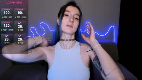 Mika online show from 11-11-25, 12:49