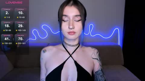 Mika online show from 11-13-25, 12:15