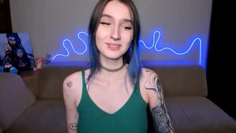 Mika online show from 11-30-25, 01:48