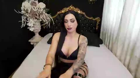 Snapshot of mikaelajensen chatting on 01-17-25, 08:13 Mikaela online show from 01-17-25, 08:13