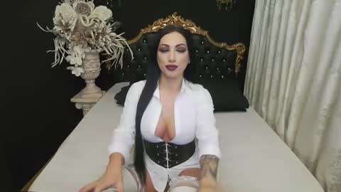 Snapshot of mikaelajensen chatting on 02-12-25, 07:55 Mikaela online show from 02-12-25, 07:55