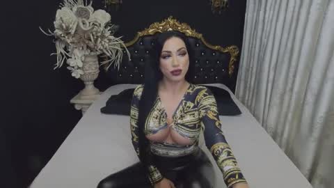 Snapshot of mikaelajensen chatting on 10-17-25, 03:20 Mikaela online show from 10-17-25, 03:20