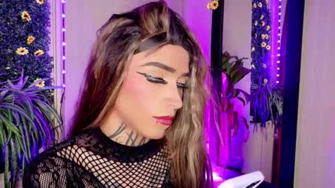 mikaelarangel online show from 10-23-25, 05:33