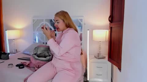 Mikaela blondie bigass online show from 02-17-26, 12:34