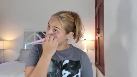 Mikaela blondie bigass online show from 02-19-26, 09:49