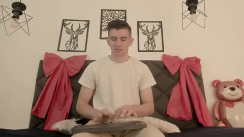 mikael online show from 02-15-25, 04:47