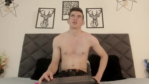 mikael online show from 02-20-25, 05:23