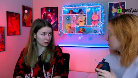 Mika online show from 01-15-26, 10:09