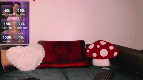 Snapshot of mikaylaraven chatting on 10-21-25, 02:56 mikaylaraven online show from 10-21-25, 02:56