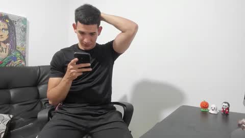 mike3xxx online show from 10-28-25, 02:04