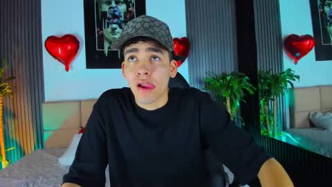 Mike 0233 online show from 02-19-25, 04:34