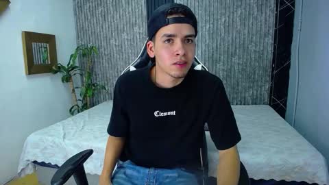 Mike 0233 online show from 10-19-25, 04:35