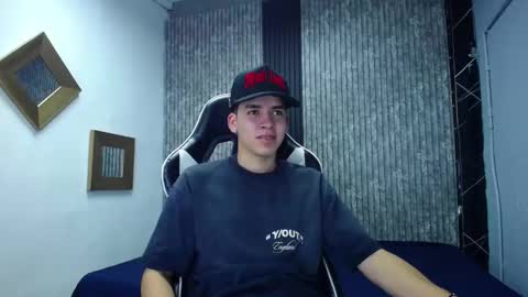 Mike 0233 online show from 11-23-25, 04:34