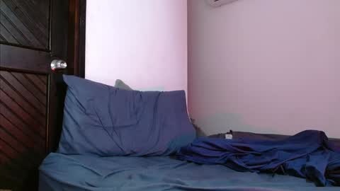 mike_d1030 online show from 02-05-25, 05:09