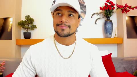 Snapshot of mike_estevess chatting on 12-06-24, 05:53   online show from 12-06-24, 05:53