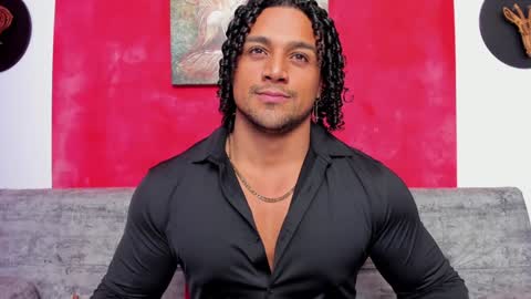 Snapshot of mike_estevess chatting on 12-23-24, 03:29   online show from 12-23-24, 03:29