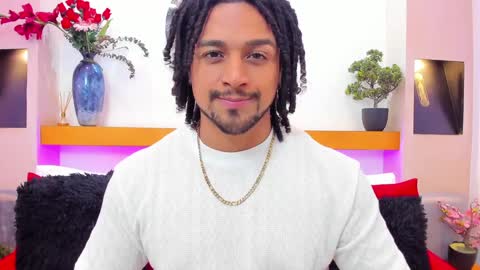Snapshot of mike_estevess chatting on 01-30-25, 06:35   online show from 01-30-25, 06:35