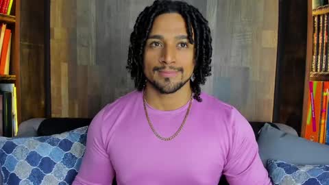 Snapshot of mike_estevess chatting on 02-04-25, 04:15   online show from 02-04-25, 04:15