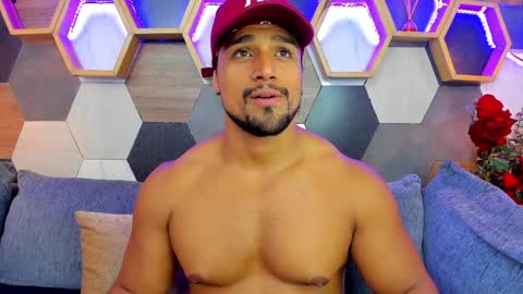 Snapshot of mike_estevess chatting on 02-06-25, 03:41   online show from 02-06-25, 03:41