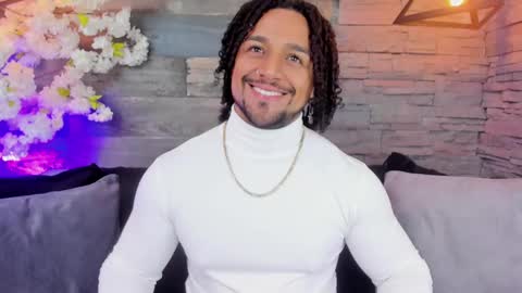 Snapshot of mike_estevess chatting on 02-23-25, 12:05   online show from 02-23-25, 12:05