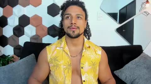 Snapshot of mike_estevess chatting on 03-08-25, 06:58   online show from 03-08-25, 06:58