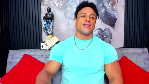 Snapshot of mike_estevess chatting on 09-18-25, 06:15   online show from 09-18-25, 06:15