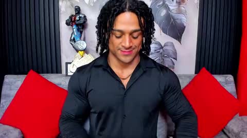 Snapshot of mike_estevess chatting on 09-20-25, 02:23   online show from 09-20-25, 02:23