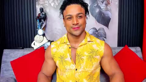 Snapshot of mike_estevess chatting on 09-27-25, 06:07   online show from 09-27-25, 06:07