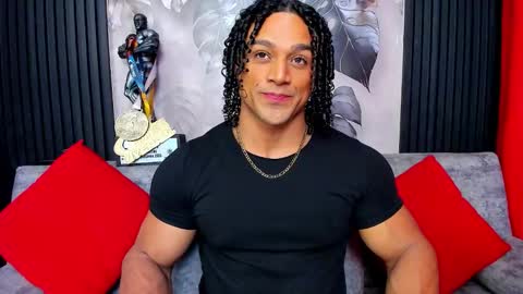 Snapshot of mike_estevess chatting on 10-08-25, 01:53   online show from 10-08-25, 01:53