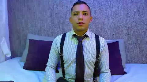 Snapshot of mike_fetiche chatting on 10-28-25, 05:00 mike_fetiche online show from 10-28-25, 05:00