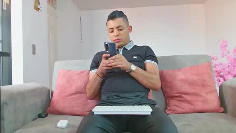 Snapshot of mike_fetish_ chatting on 02-20-26, 12:16 Im Mike online show from 02-20-26, 12:16