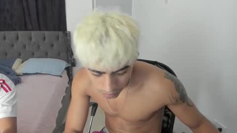 Snapshot of mike_master9 chatting on 10-04-25, 11:19 mike_master9 online show from 10-04-25, 11:19