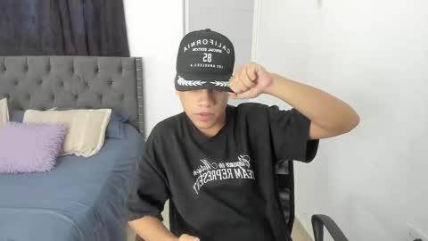 Snapshot of mike_master9 chatting on 10-06-25, 11:29 mike_master9 online show from 10-06-25, 11:29