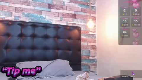 Snapshot of mike_nour chatting on 10-23-25, 02:38 IM MIKE online show from 10-23-25, 02:38