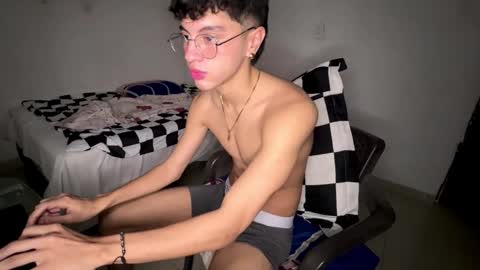 Mike Pineapple online show from 10-09-25, 06:17