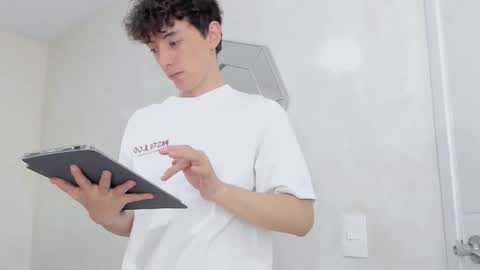 Mikebelf4 online show from 12-17-25, 01:55