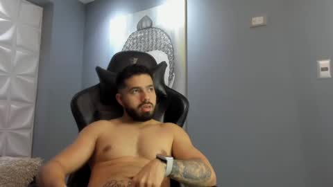 Snapshot of mikeblare chatting on 01-03-25, 01:16 Mike Blare online show from 01-03-25, 01:16