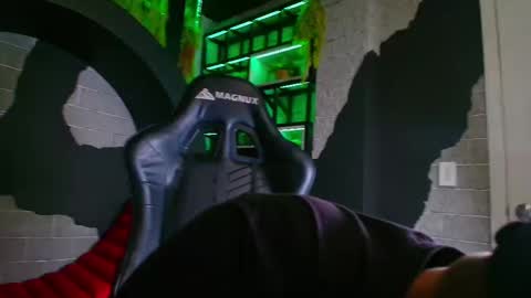 Snapshot of mikeblare chatting on 01-06-25, 07:02 Mike Blare online show from 01-06-25, 07:02