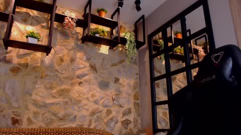 Snapshot of mikeblare chatting on 01-14-25, 01:15 Mike Blare online show from 01-14-25, 01:15