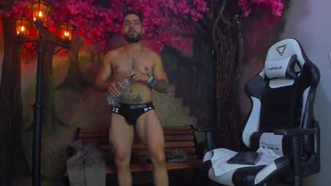 Snapshot of mikeblare chatting on 01-21-25, 07:50 Mike Blare online show from 01-21-25, 07:50