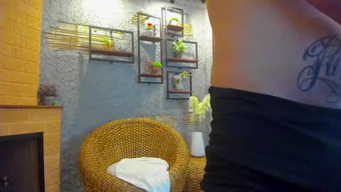 Snapshot of mikeblare chatting on 01-28-25, 10:12 Mike Blare online show from 01-28-25, 10:12