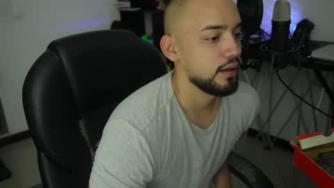 M i k e Crusoe online show from 11-01-25, 11:07